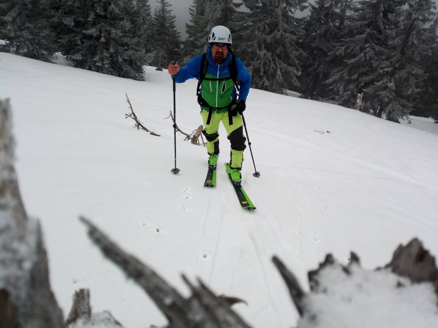 Kalhoty Faramugo Buuraha udýchají i svižné tempo na skialpech