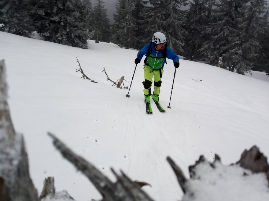 Krkonošské testování a běhání mezi okresy kalhotám Faramugo Buuraha svědčilo