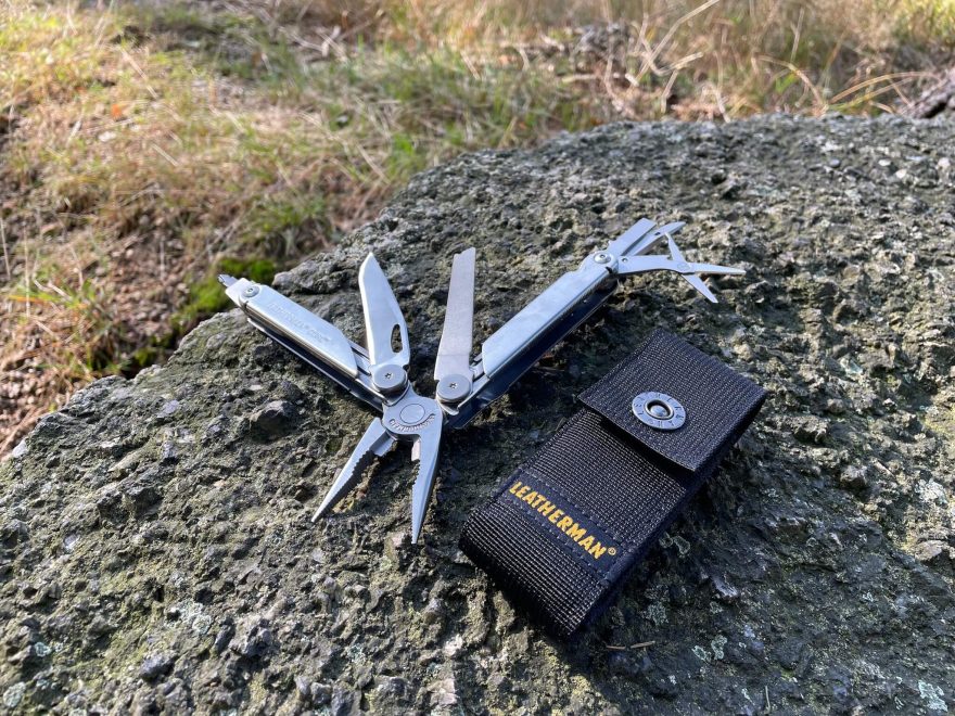 MULTITOOL LEATHERMAN CURL - v otevřeném stavu včetně pouzdra.