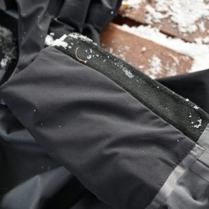 Příjemný materiál na límci pro komfort na krku a bradě - DIRECT ALPINE ICON