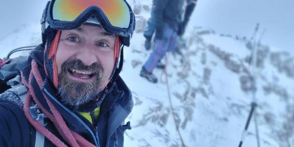 RECENZE: DIRECT ALPINE ICON – STREČOVÁ NEPROMOKAVÁ BUNDA