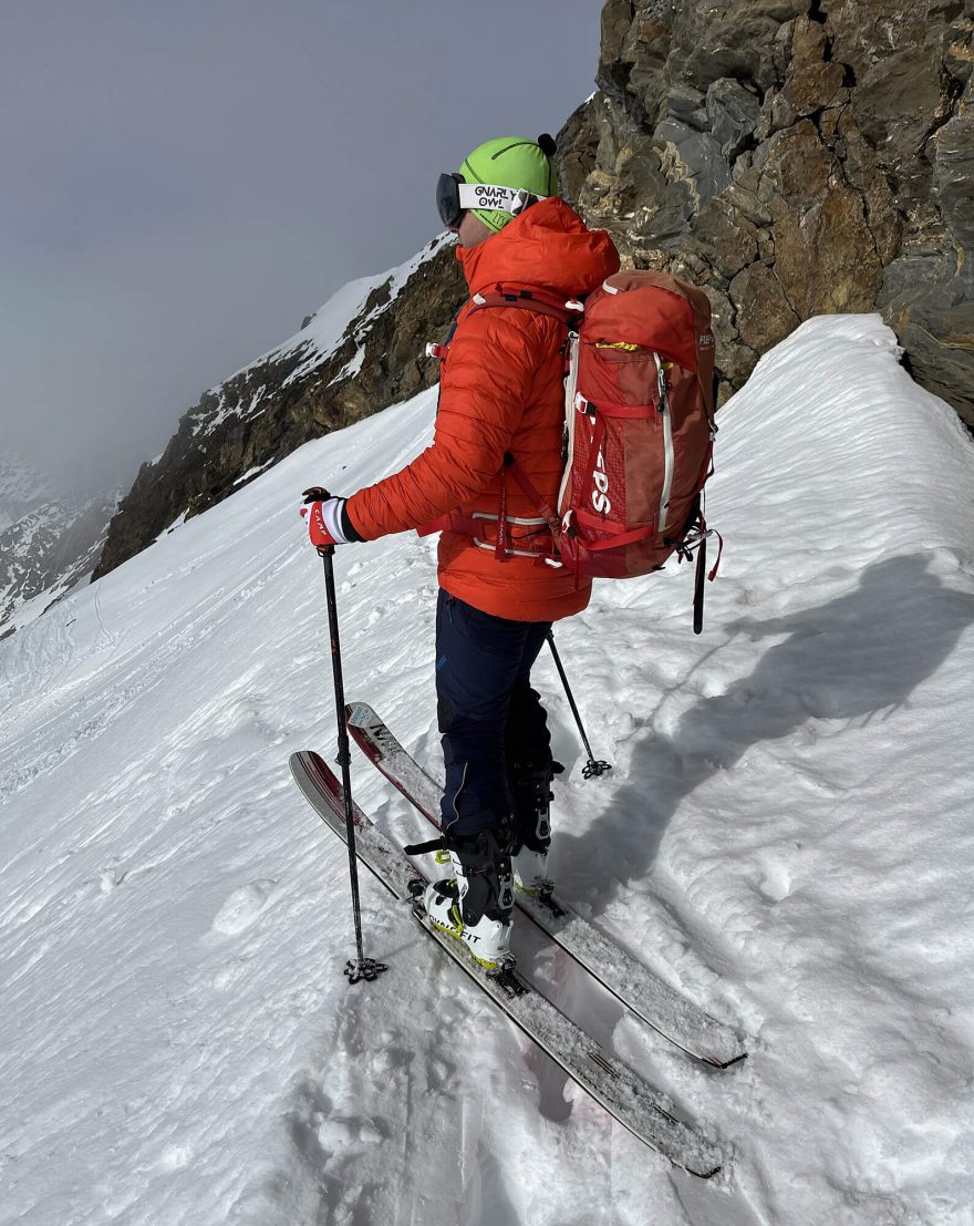 Testování péřovky MOUNTAIN EQUIPMENT BALTORO JACKET i při jízdě na lyžích