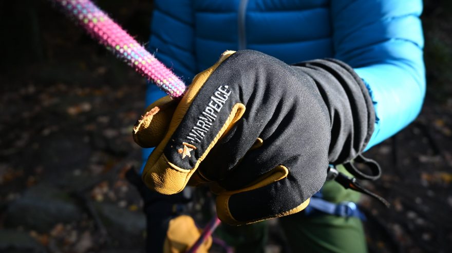 Kvalitní a silná kůže vydrží i zacházení s lanem - WARMPEACE GRYM