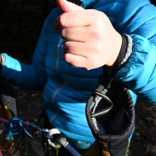 Malý detail, který vám usnadňuje život - poutka na rukavicích WARMPEACE GRYM