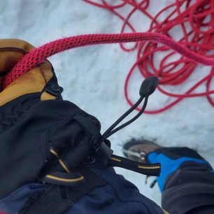 Nejdrsnější test pro rukavice - práce s lanem a jištění - WARMPEACE GRYM