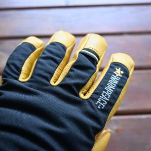 Pohled na hřbet rukavice WARMPEACE GRYM