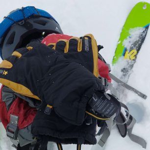 Rukavice WARMPEACE GRYM na skialpech jako teplé rukavice