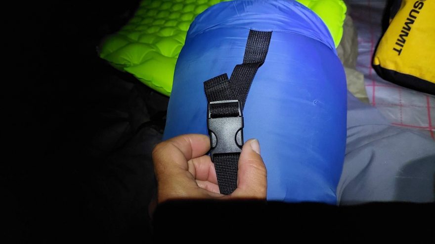 Spona na kompresním obalu - SPACÁK YATE ANSERIS