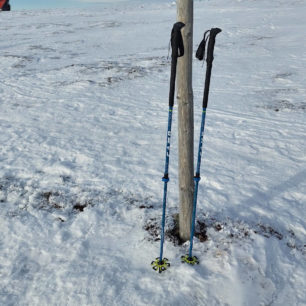 Proudloužené madlo holí CAMP Ski Track poskytuje kvalitní úchop