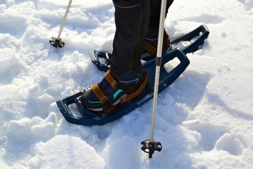 Jednoduché, funkční a snadno ovladatelné sněžnice do mírného terénu, tak se dají ve zkratce charakterizovat sněžnice Decathlon SH100 Easy.