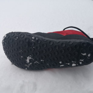 SALTIC VINTERO - Podrážka z vibramu dokonale drží i na sněhu, ledu a mokrém povrchu