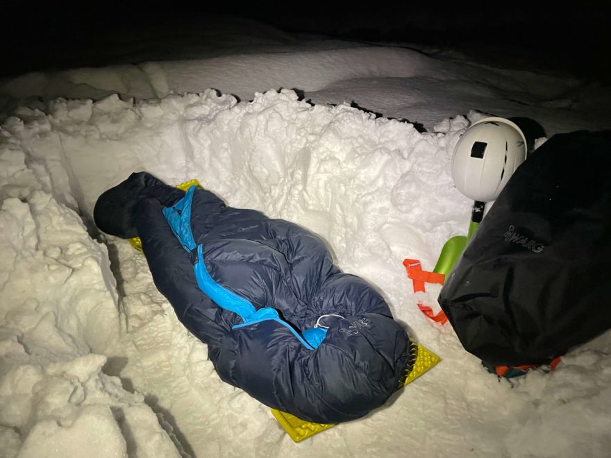 WARG STARK 500 - Vybalený v noci.