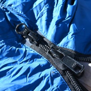 Detail zipu SPACÁKU YATE ANSERIS 900