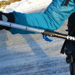 Délku holí TSL Tour Carbon/Alu 2 Cross lze snadno nastavit i v rukavicích pomocí External Lock System.