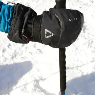 Hole TSL Tour Carbon/Alu 2 Cross mají prodlouženou rukojeť z EVA pěny, která nestudí a ulehčuje nižší úchop v traverzech.