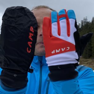 Velikostně se neliší rukavice s návlekem Windmit’N oproti variantě bez návleku