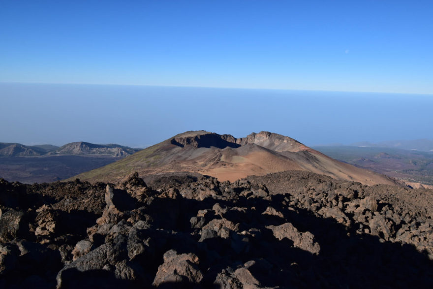 Přechod z Pico de Teide na Pico Viejo, trek na Tenerife, Kanárské ostrovy.