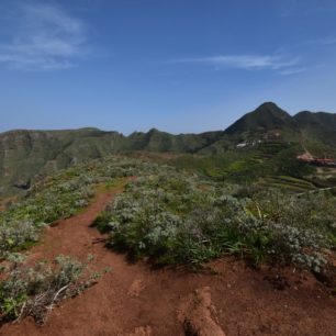 Výstup do vesnice Chinamada, trek na Tenerife, Kanárské ostrovy.