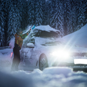 Střešní box Thule Vector Alpine je skvělou volbou pro bezpečnou přepravu vašeho zimního vybavení.
