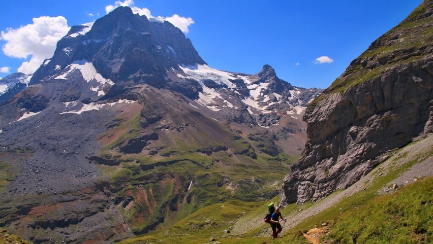 Majestátní vrchol Tödi (3614 m), nejvyššího vrcholu Glarnských Alp, Švýcarsko.