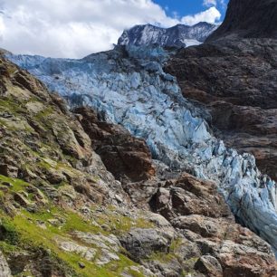 Náročný traverz čtyřtisícovek Schreckhorn a Lauteraarhorn ve Švýcarsku