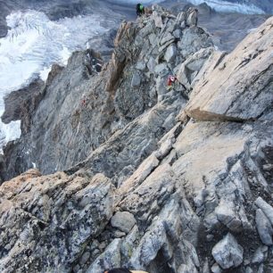 Náročný traverz čtyřtisícovek Schreckhorn a Lauteraarhorn ve Švýcarsku
