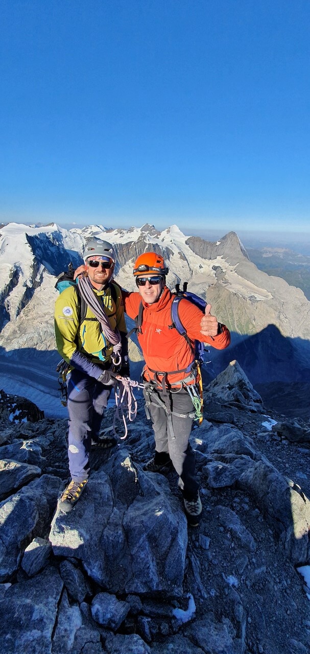 Náročný traverz čtyřtisícovek Schreckhorn a Lauteraarhorn ve Švýcarsku