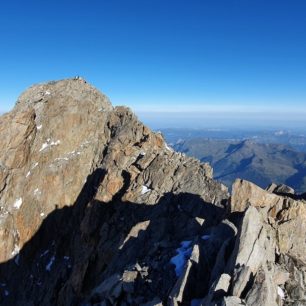 Náročný traverz čtyřtisícovek Schreckhorn a Lauteraarhorn ve Švýcarsku