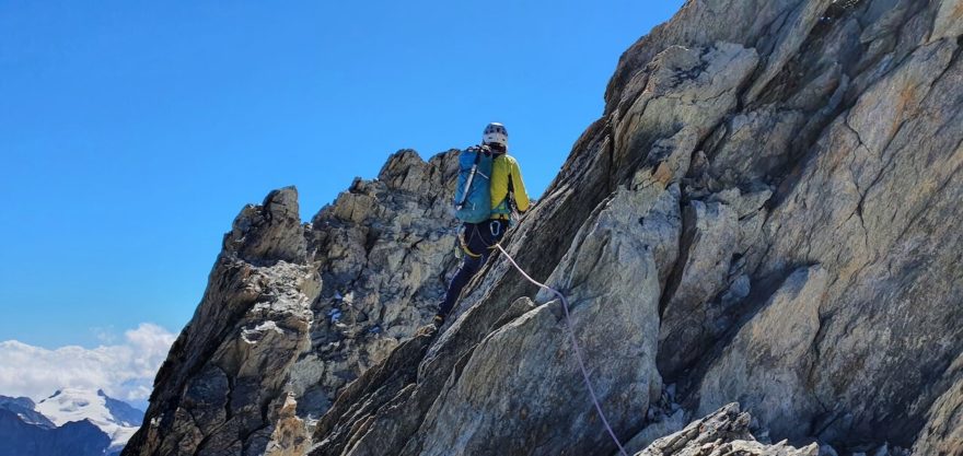 Náročný traverz čtyřtisícovek Schreckhorn a Lauteraarhorn ve Švýcarsku