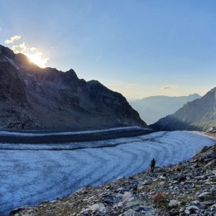 Náročný traverz čtyřtisícovek Schreckhorn a Lauteraarhorn ve Švýcarsku