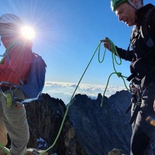 Náročný traverz čtyřtisícovek Schreckhorn a Lauteraarhorn ve Švýcarsku