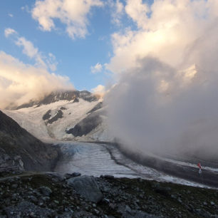 Náročný traverz čtyřtisícovek Schreckhorn a Lauteraarhorn ve Švýcarsku