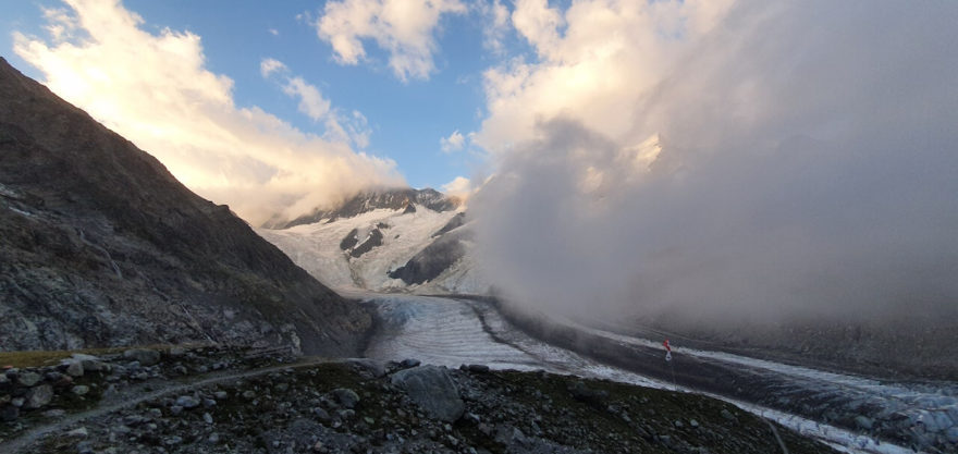 Náročný traverz čtyřtisícovek Schreckhorn a Lauteraarhorn ve Švýcarsku
