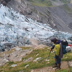 Náročný traverz čtyřtisícovek Schreckhorn a Lauteraarhorn ve Švýcarsku