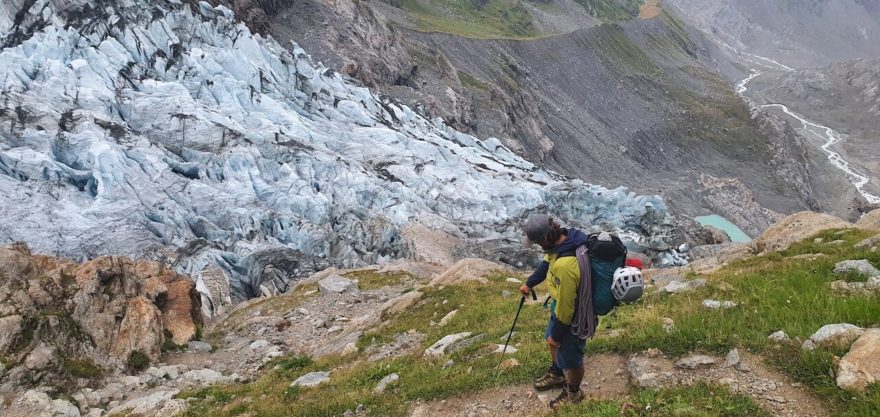 Náročný traverz čtyřtisícovek Schreckhorn a Lauteraarhorn ve Švýcarsku