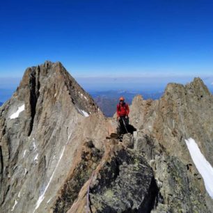 Náročný traverz čtyřtisícovek Schreckhorn a Lauteraarhorn ve Švýcarsku