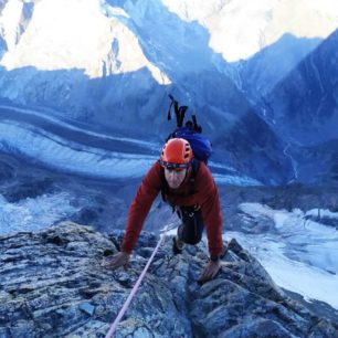 Náročný traverz čtyřtisícovek Schreckhorn a Lauteraarhorn ve Švýcarsku