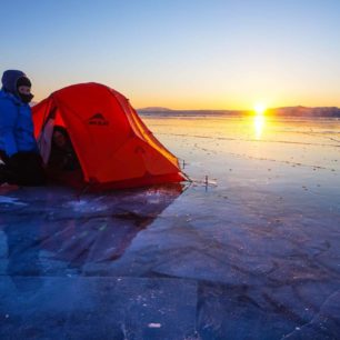 Přechod zamrzlého Bajkalu – pět dnů v objetí ledové pouště