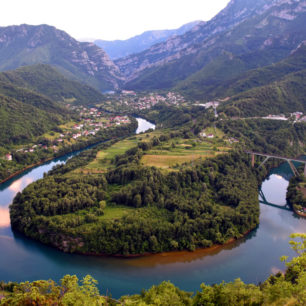 Neretva je významnou řekou Bosny a Hercegoviny. Malebné pohoří Zelengora v národním parku Sutjeska, Bosna a Hercegovina. Foto: Dominika Sommerová
