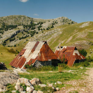 Salaše v pohoří Bjelašnica, Bosna a Hercegovina. Foto: Dominika Sommerová