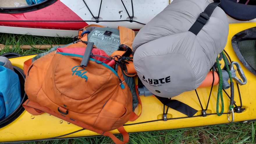 Spacák YATE MONS 300 v kompresním obalu