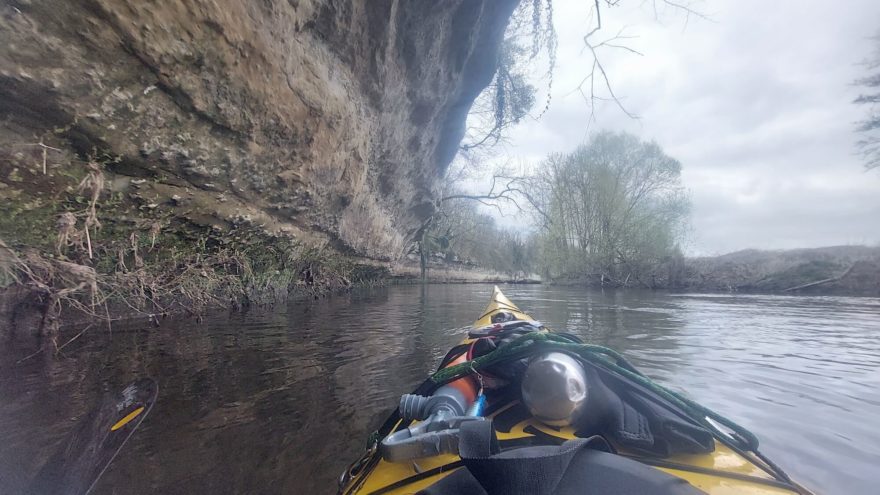 Testování spacáku YATE MONS 300 na cestě z Malé skály do Mělníka po Jizeře