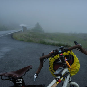 Počasí v Norsku je nevyzpytatelné a putování na kole se tak stává opravdovým zážitkem
