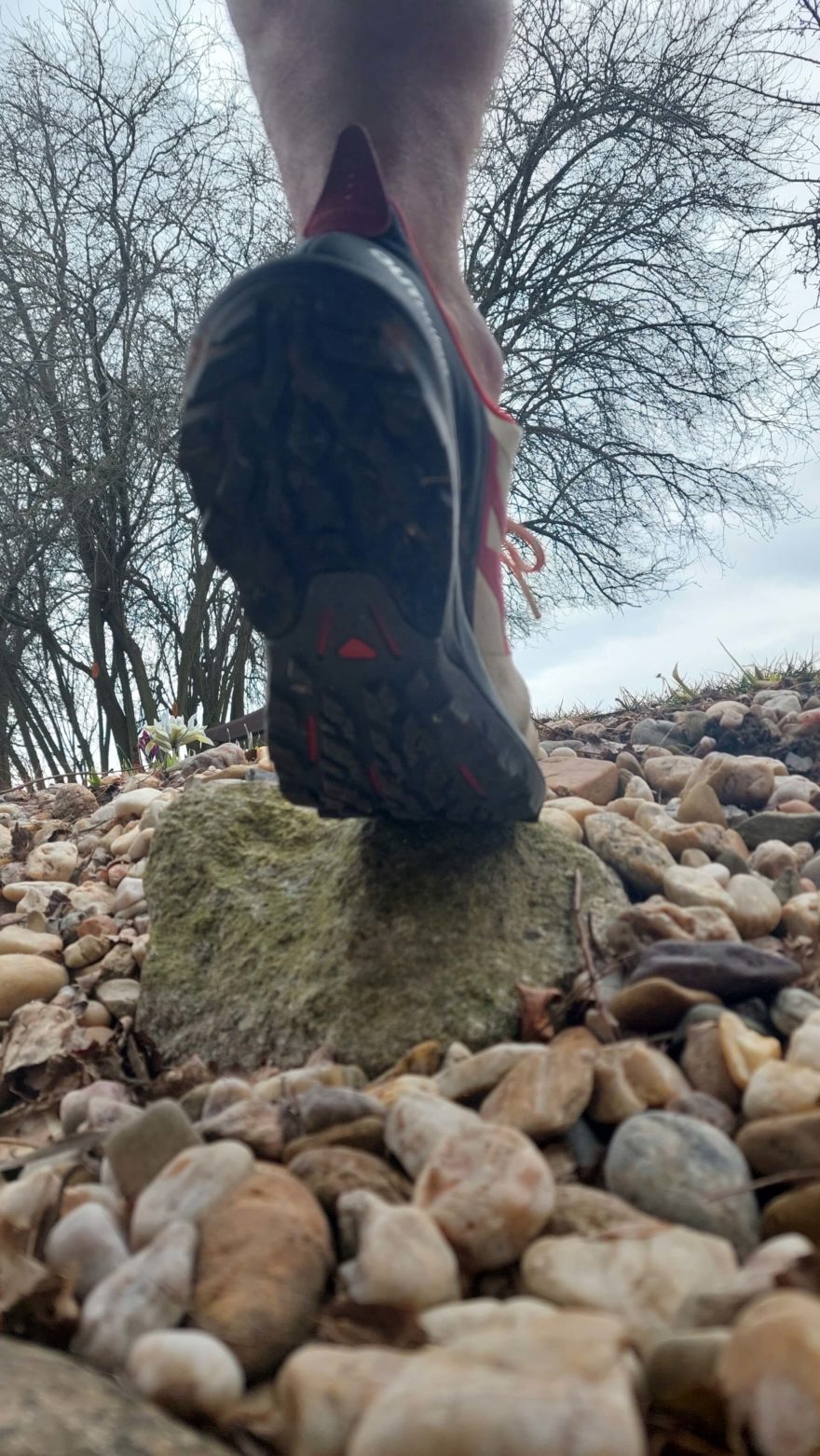 Kvalitní a jistý došlap - SALOMON OUTPULSE GTX