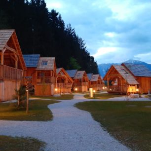 Příjemný hotel a glamping Ribno nedaleko jezera Bled.