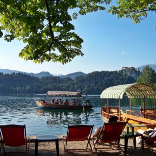 Ikonou Slovinska je půvabné jezero Bled v podhůří Julských Alp a Karavanek.