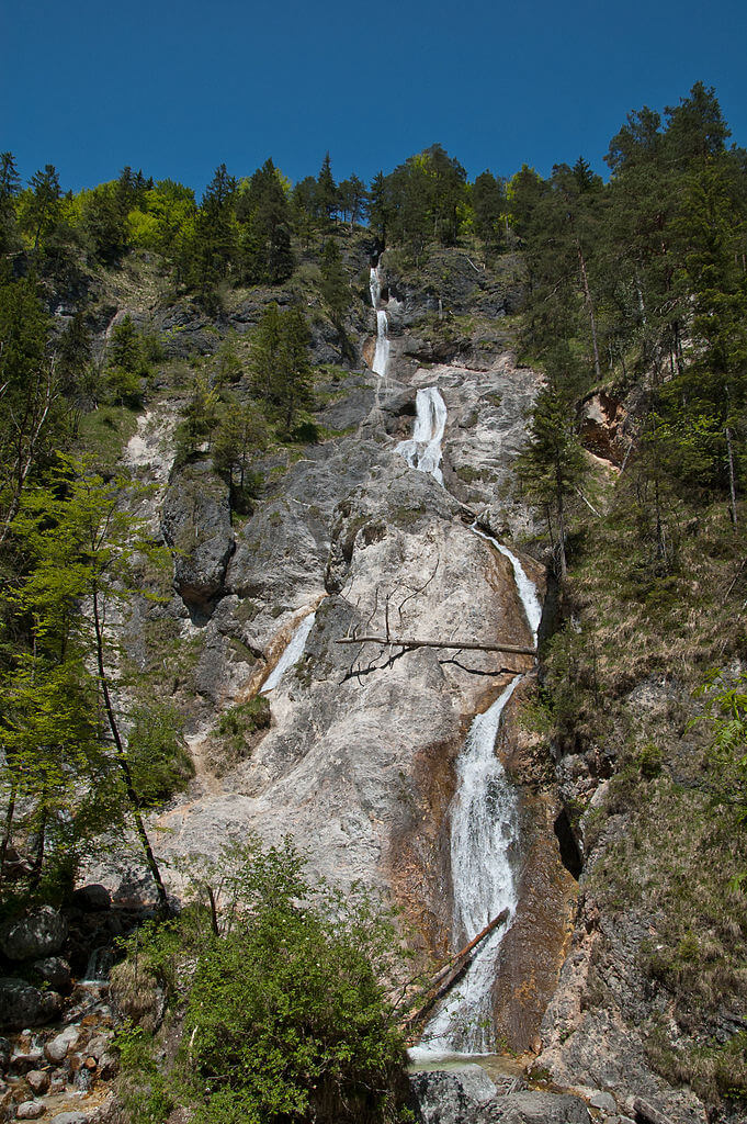 Vodopády nad soutěskou Almbachklamm, Berchtesgaden.