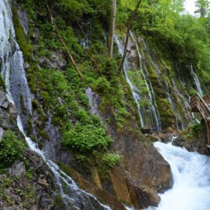 Soutěska Wimbachklamm nadchne milovníky vodopádů. Berchtesgaden,