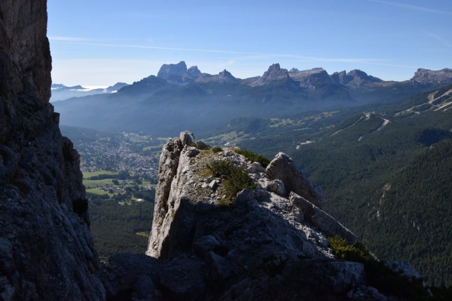 Výhled z via ferraty v Dolomitech