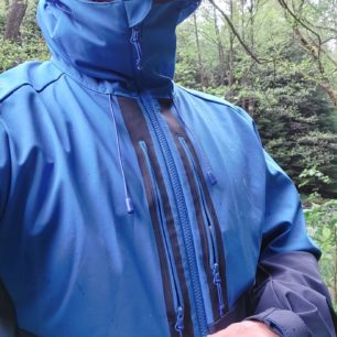 Dvě různě velké kapsy na hrudi pojmou hromady vybavení - NORTHFINDER 3L JIMMY